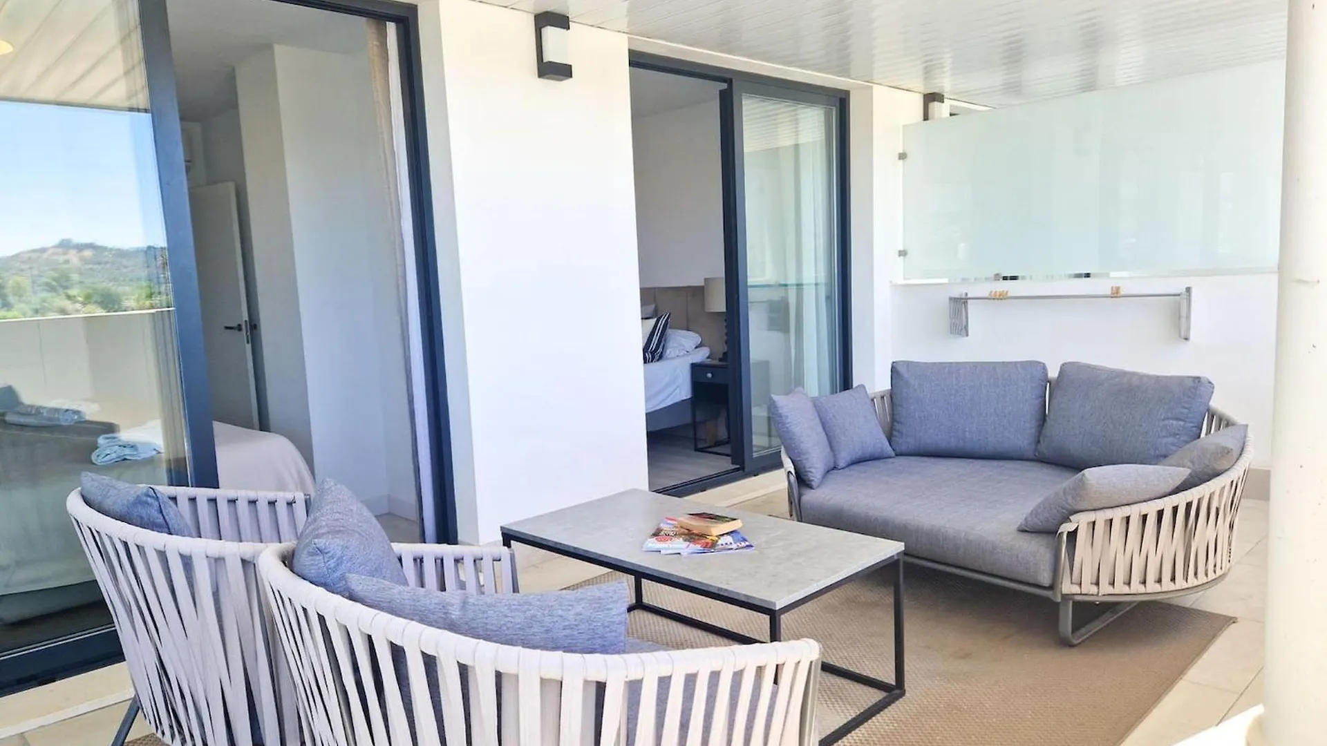 Modern 2 Bed Apartment - Jardines De Las Lagunas MIJAS COSTA 0*,  España